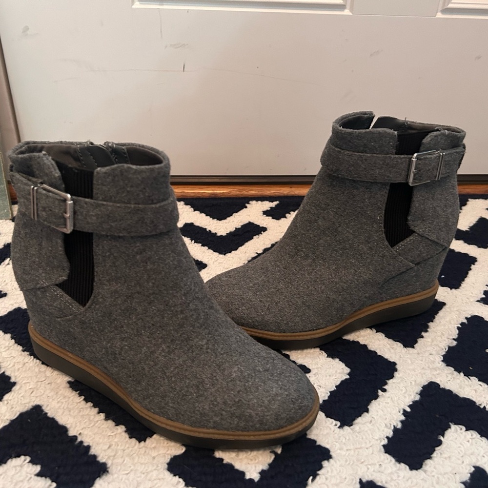 Stylish Gray Women's Wedge Ankle Boots